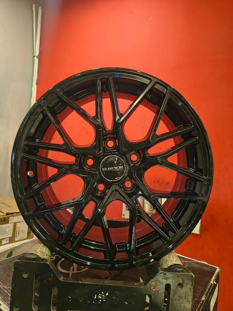 Onyx O6 Glossy Black