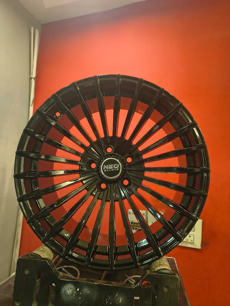 Neo Surya Glossy Black