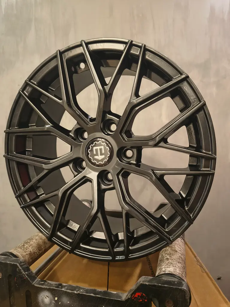 T Wheels Hyper Black