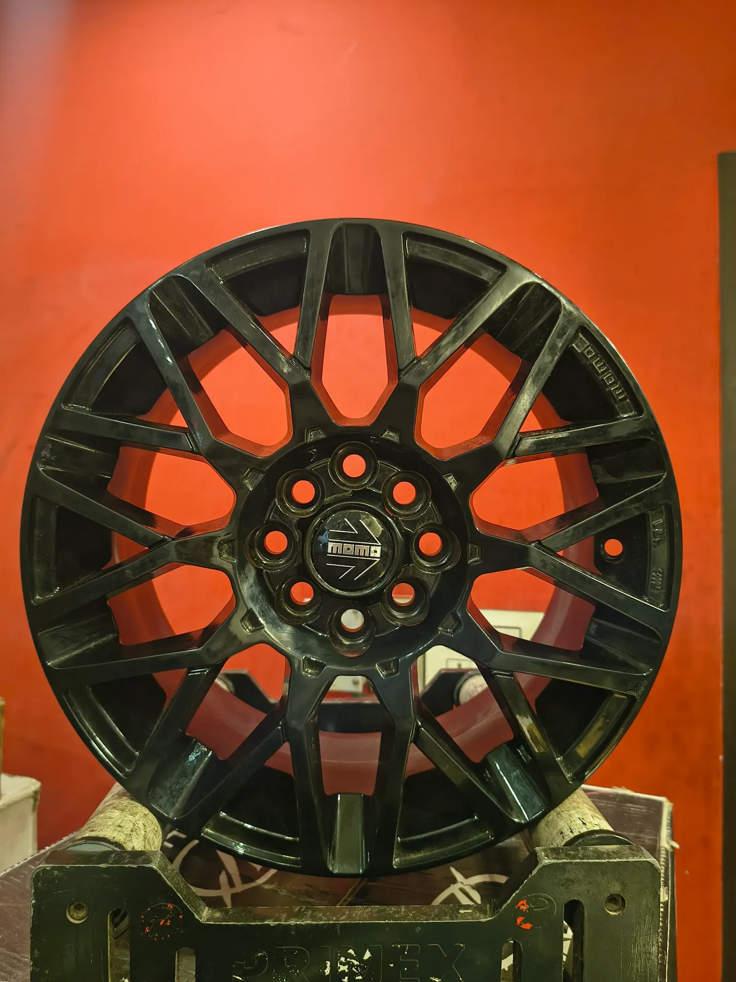 Momo Revenge Gloss Black