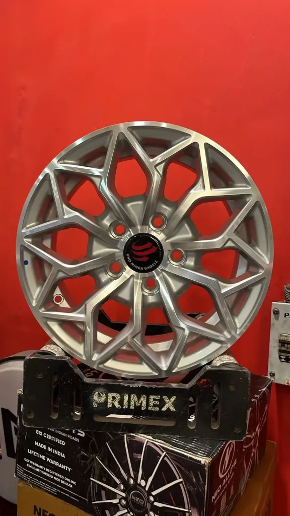 Minda Blaze Silver